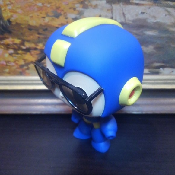 Funko Pop ๐ฅ MegaMan ๐ค Custom with Sunglasses Nerdy Mega Man ๐ Nintendo Capcom - Picture 5 of 7